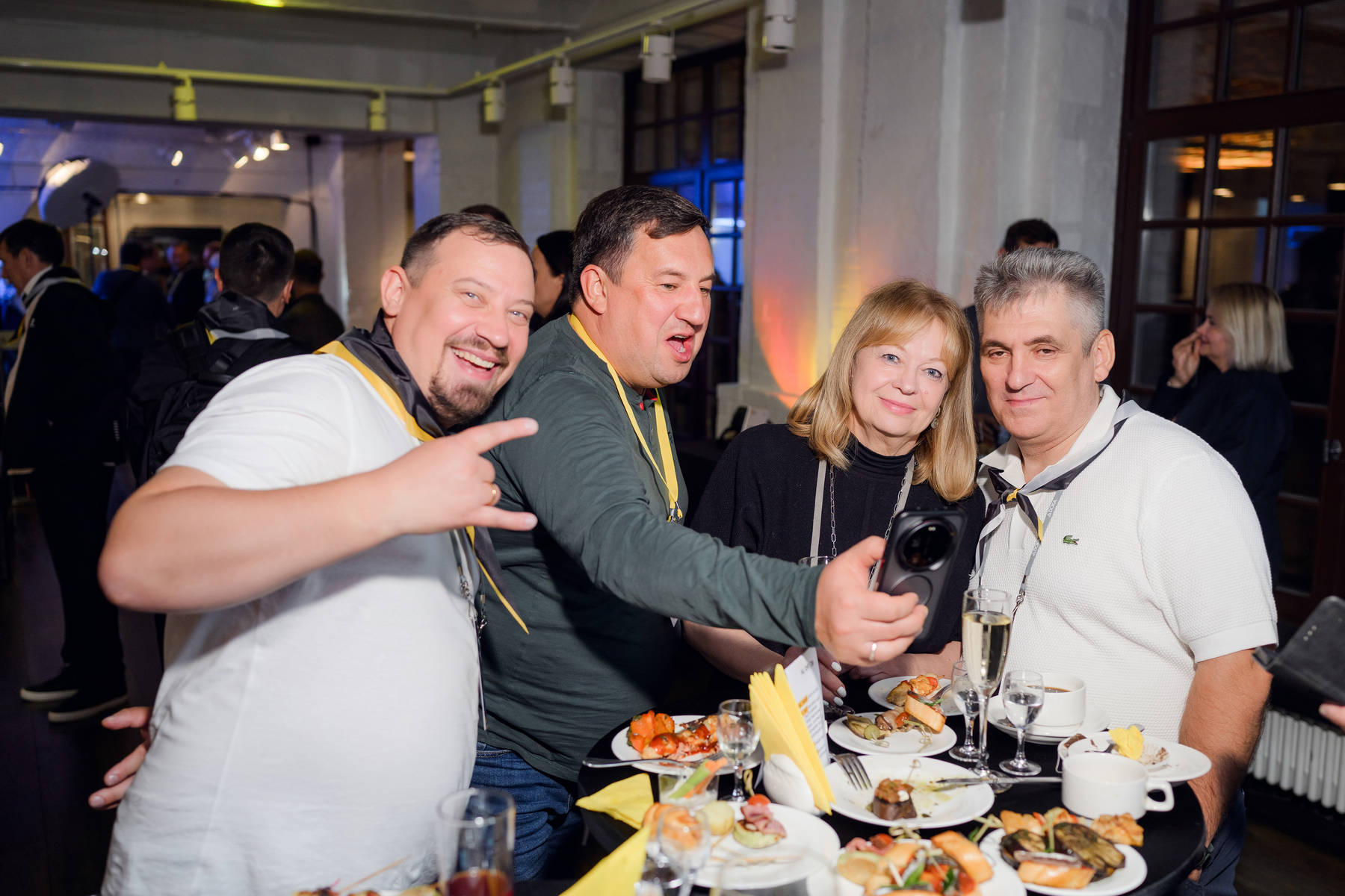 50 ЛЕТ В ЛУЧАХ СВЕТА
