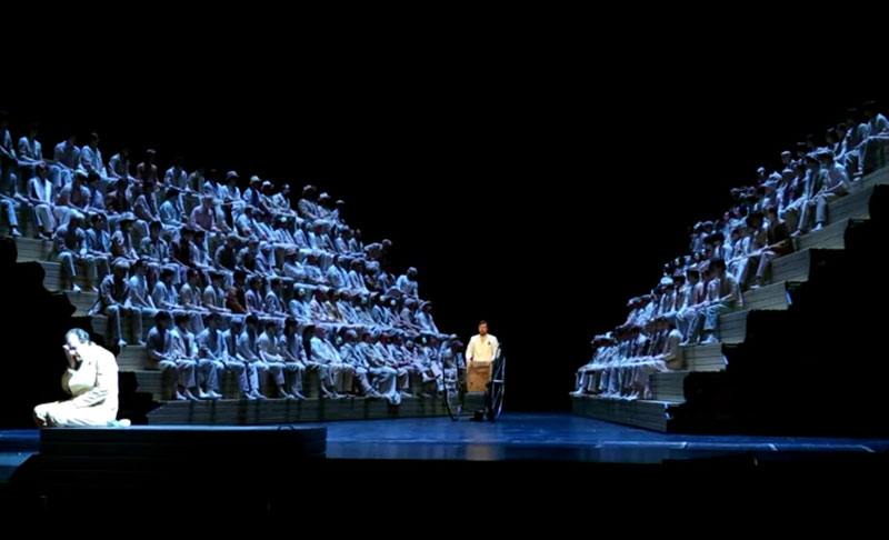 Сценический тюль Tuechler VOILE CS и экран BLACK PEARL в опере Верди «Риголетто»